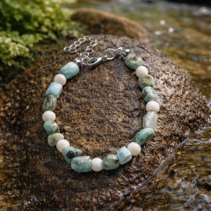 Narukvica od larimara i opala – ručno rađeni nakit s značenjem. Kristali mira, intuicije i inspiracije. Unikatni komad MelAureus by Melanija Maružin.